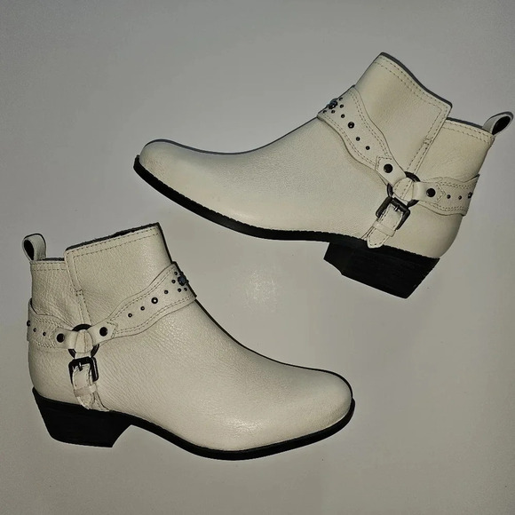 ZODIAC Women's Valera Ankle Boot - Picture 6 of 13